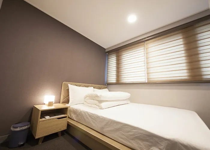 Gasthuis Blue Mountain Myeong-dong 3*